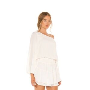 Krisa Elegant White Long Sleeve Dress size XS.